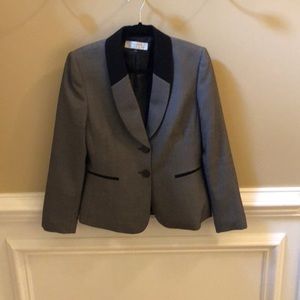 Gray and black blazer